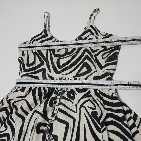 Sincerely Jules  Dress. Ladies size L - Picture 5 of 5